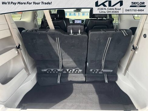 Used 2023 Chrysler Voyager LX FWD image 20
