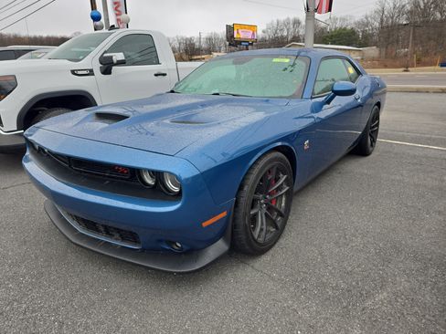 Used 2022 Dodge Challenger R/T Scat Pack w/ Dynamics Package image 3