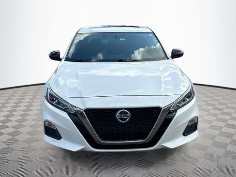 Used 2019 Nissan Altima 2.5 SR w/ SR Premium Package FWD image 2