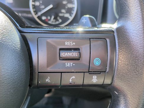 Used 2021 Nissan Rogue SV image 18