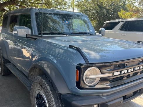 Used 2023 Ford Bronco Outer Banks w/ Sasquatch Package AWD/4WD image 7