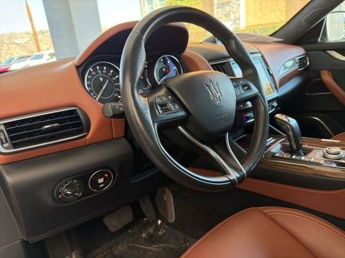 Certified 2022 Maserati Levante GT image 12