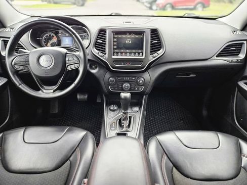 Used 2019 Jeep Cherokee Trailhawk w/ Comfort/Convenience Group image 15