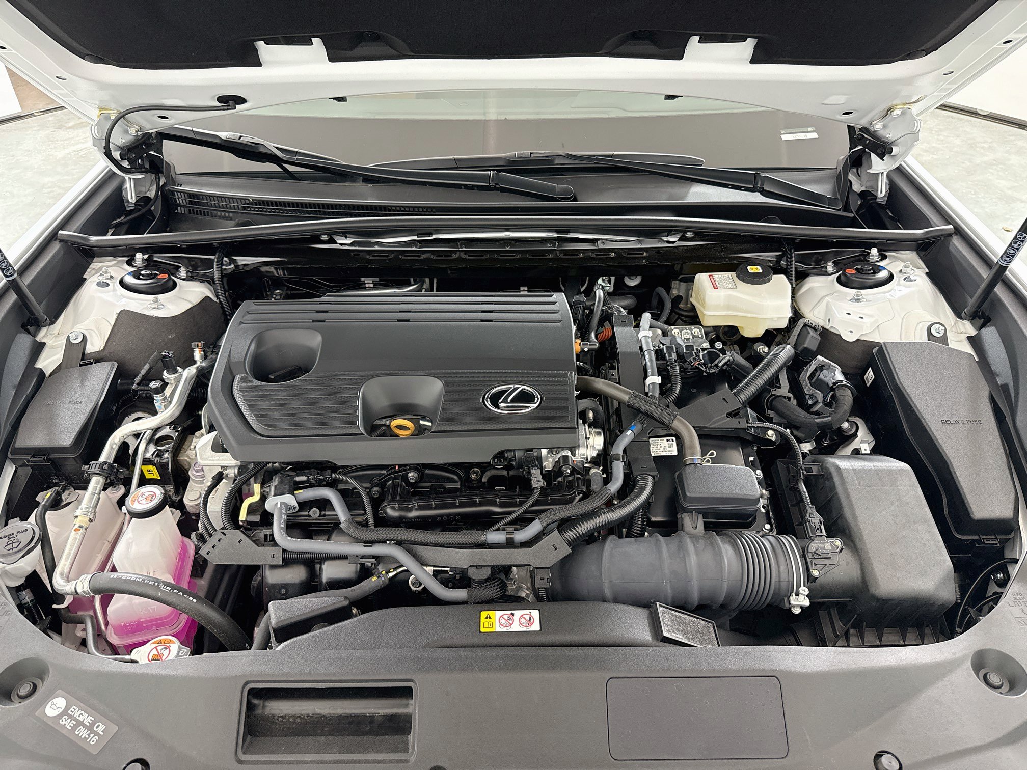 Certified 2025 Lexus ES 300h w/ Premium Package FWD image 28