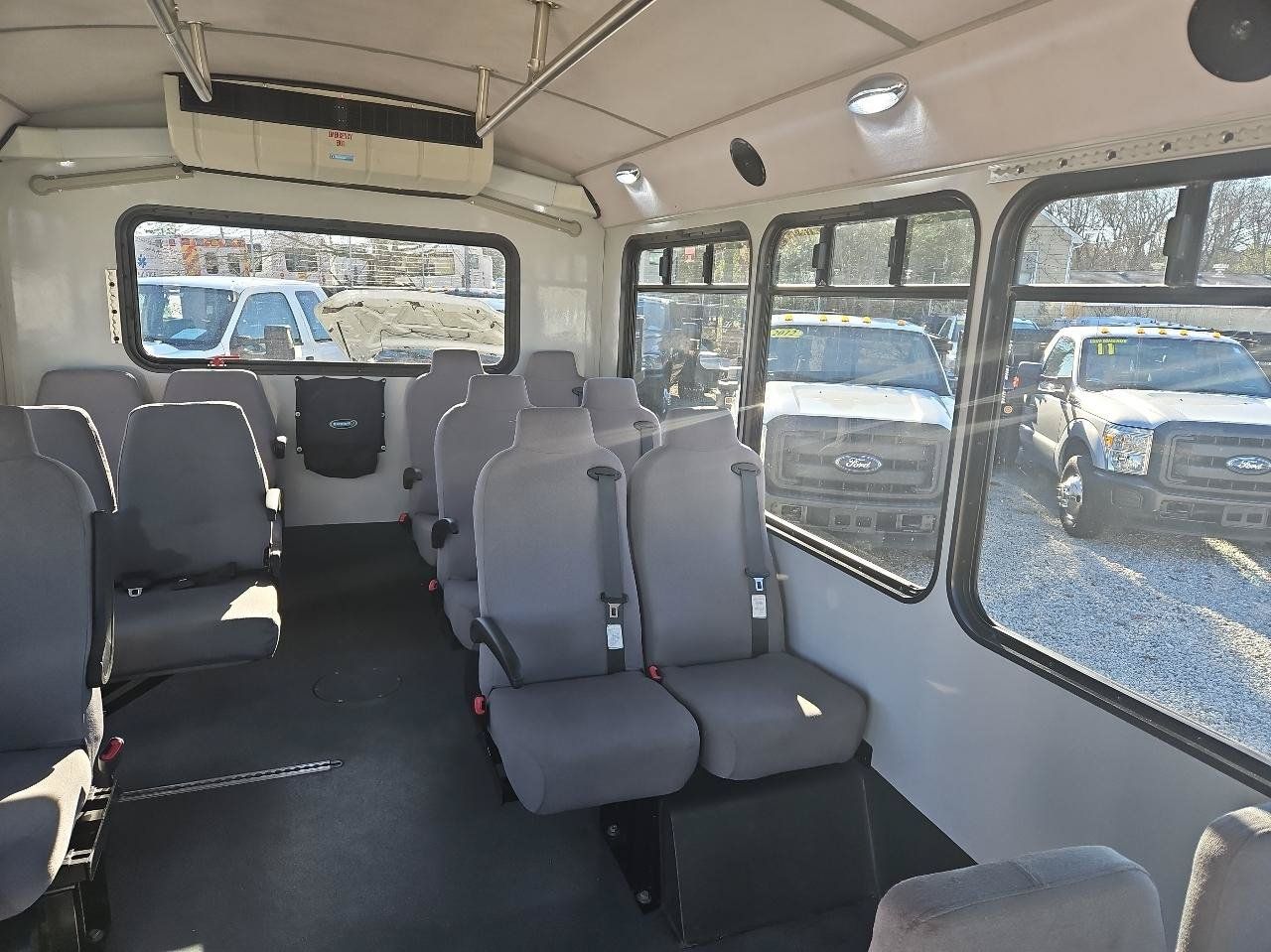 Used 2015 Chevrolet Express 4500 w/ Shuttle Bus Package RWD image 23