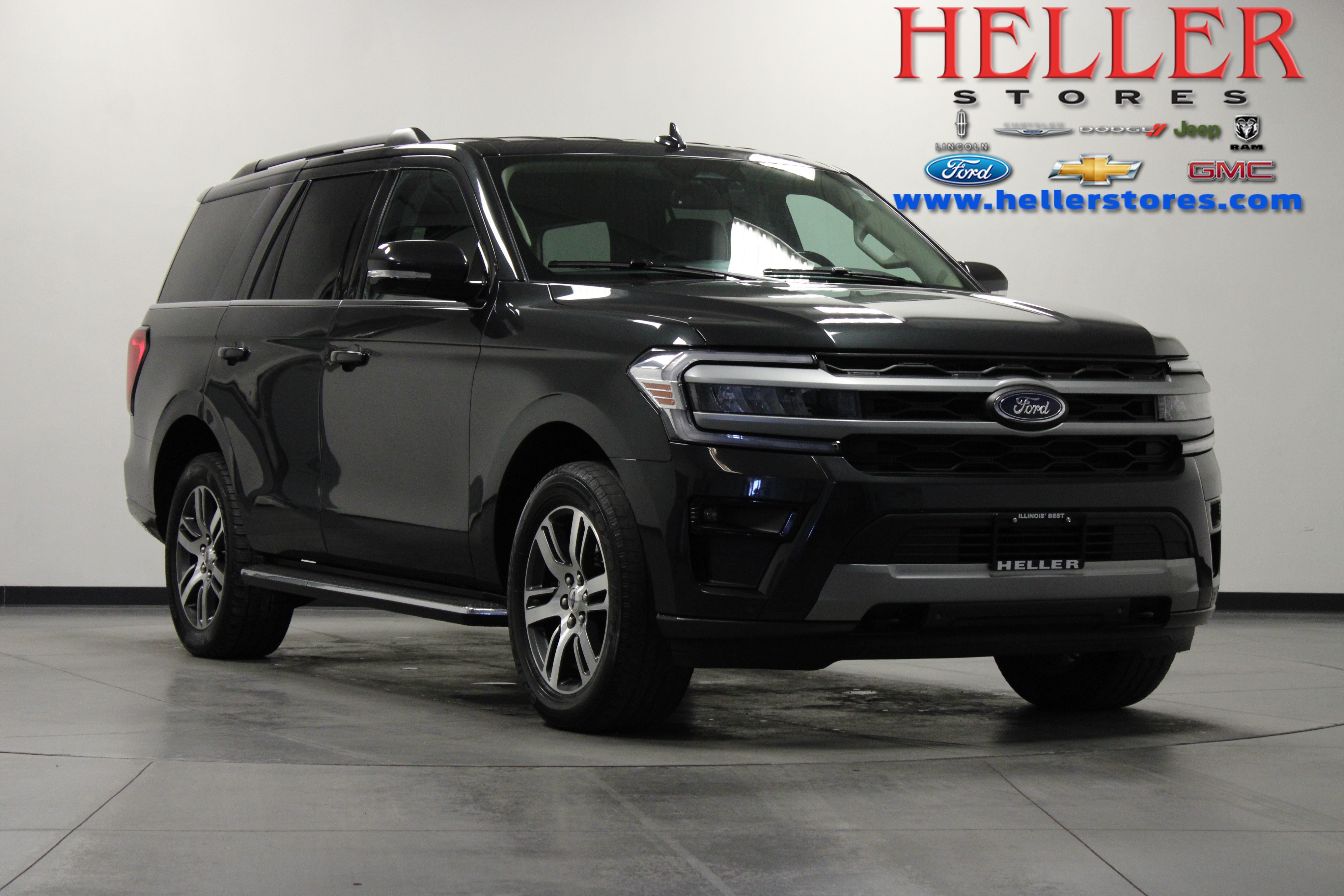 Used 2023 Ford Expedition XLT AWD/4WD image 1