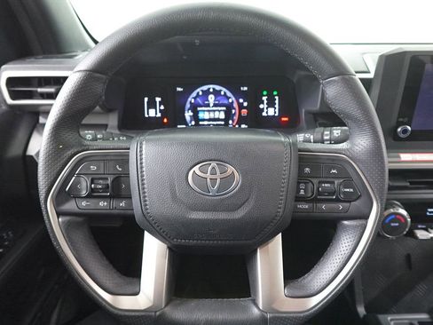 Used 2025 Toyota 4Runner SR5 image 13