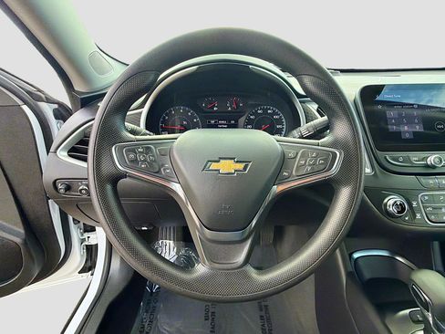 Used 2025 Chevrolet Malibu LT FWD image 37