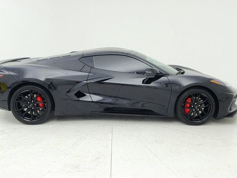 Used 2025 Chevrolet Corvette Stingray Coupe w/ 1LT RWD image 8