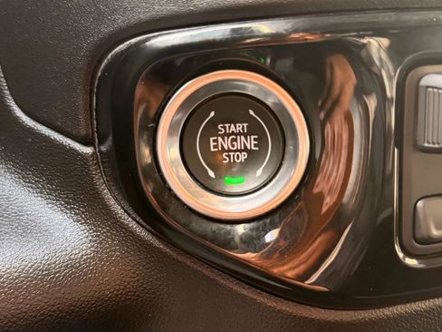 Used 2023 Chevrolet Silverado 1500 LT w/ Z71 Off-Road Package image 18