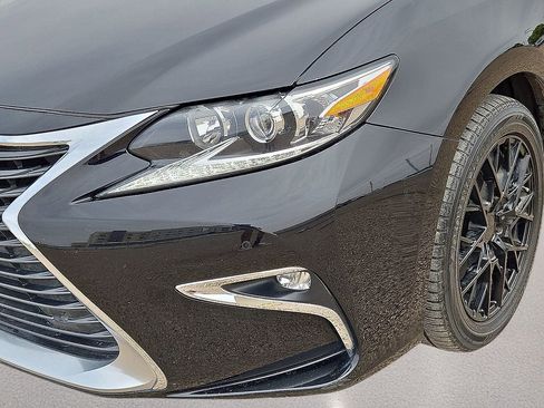 Used 2018 Lexus ES 350 w/ Navigation System Package FWD image 10