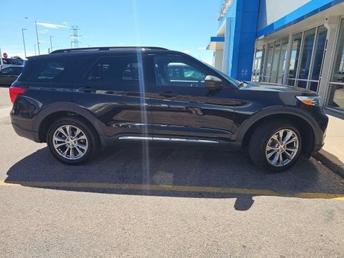 Used 2023 Ford Explorer XLT w/ Equipment Group 202A AWD/4WD image 2
