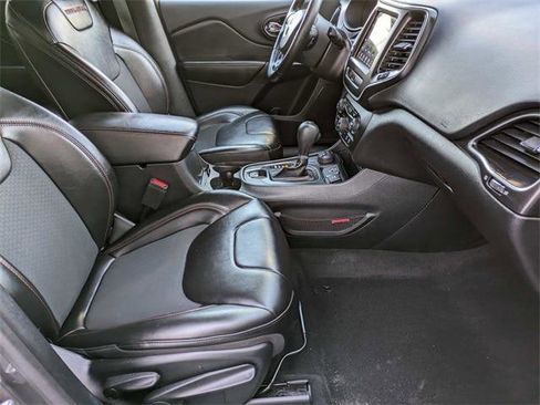 Certified 2020 Jeep Cherokee Trailhawk w/ Cold Weather Group AWD/4WD image 26