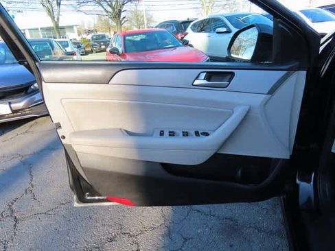 Used 2019 Hyundai Sonata Plug-In Hybrid image 17