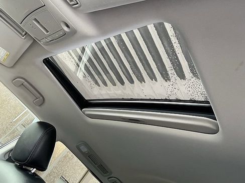 Used 2020 Nissan Armada SL w/ Premium Package image 18