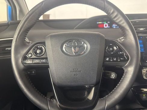 Used 2019 Toyota Prius XLE image 18