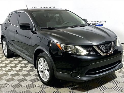 Used 2018 Nissan Rogue Sport S w/ S Appearance Package image 3
