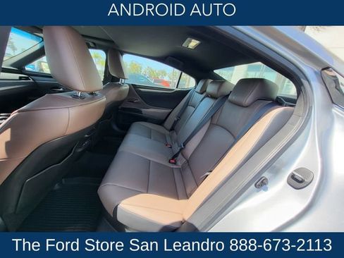 Used 2025 Lexus ES 300h w/ Premium Package FWD image 16