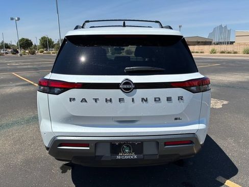 New 2026 Nissan Pathfinder SL FWD image 5