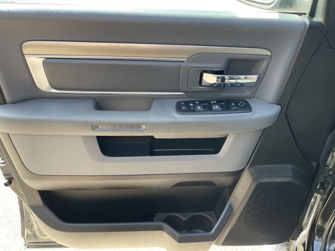 Used 2019 RAM 1500 Classic SLT w/ SLT Plus D←cor Group AWD/4WD image 12