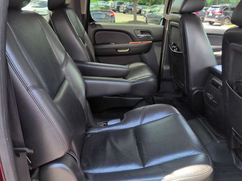 Used 2011 Chevrolet Suburban LTZ AWD/4WD image 19