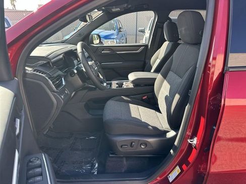 New 2025 GMC Acadia Elevation image 21