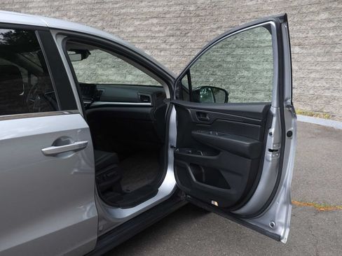 Used 2025 Honda Odyssey EX-L image 16