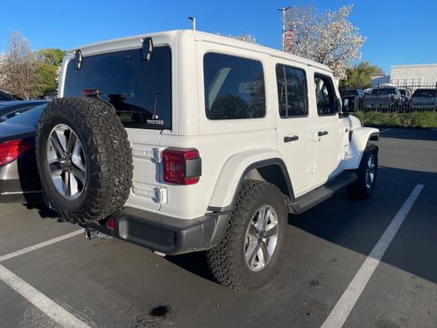 Used 2020 Jeep Wrangler Unlimited Sahara image 2
