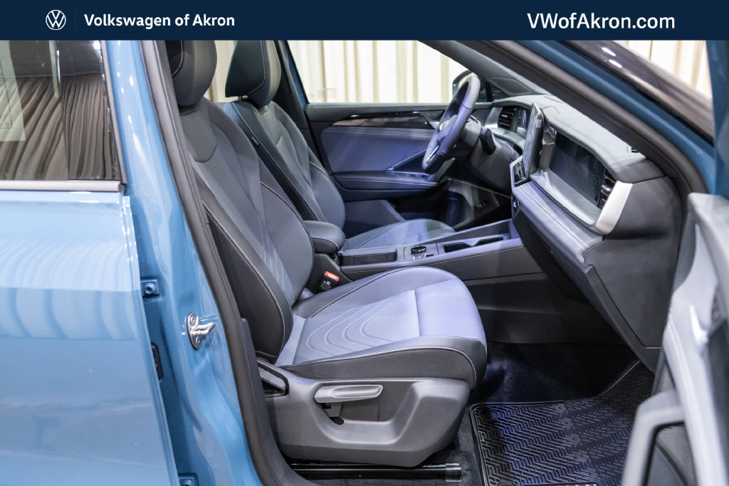 New 2026 Volkswagen Tiguan SE R-Line AWD/4WD image 11