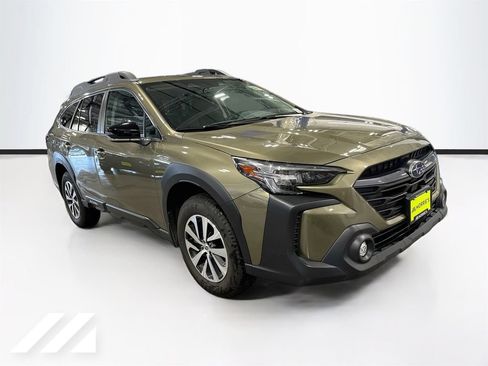 Used 2025 Subaru Outback Premium AWD/4WD image 3