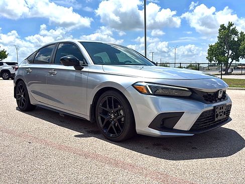 Used 2024 Honda Civic Sport image 3