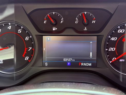 Used 2021 Chevrolet Camaro LT RWD image 23