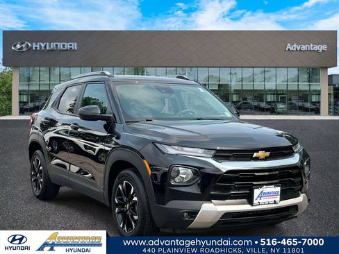 Used 2023 Chevrolet TrailBlazer LT FWD image 1
