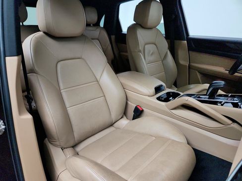 Used 2020 Porsche Cayenne AWD/4WD image 27