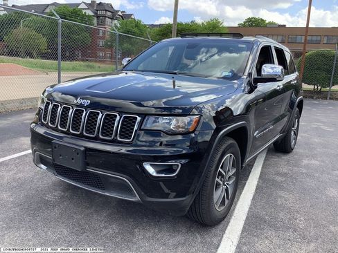 Used 2021 Jeep Grand Cherokee Limited w/ Trailer Tow Group IV image 3