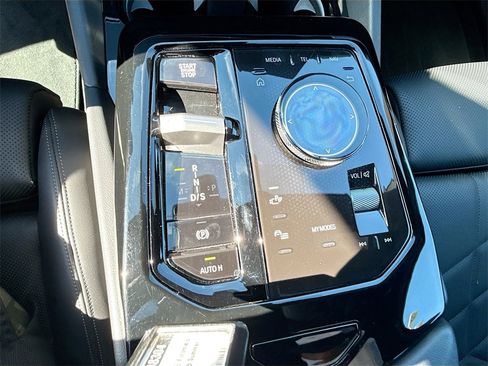 Used 2024 BMW 530i image 17