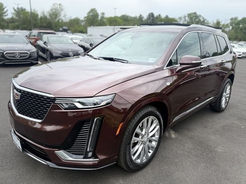 Used 2023 Cadillac XT6 Premium Luxury w/ Technology Package AWD/4WD image 7
