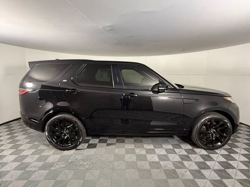 Certified 2025 Land Rover Discovery Dynamic SE image 8