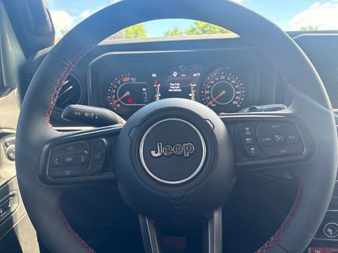 Used 2024 Jeep Wrangler Unlimited Rubicon w/ Capability Package AWD/4WD image 14
