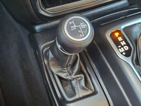 Used 2024 Jeep Wrangler Unlimited Sahara image 25