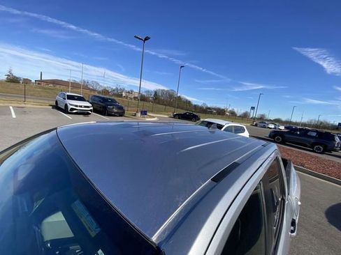 Used 2024 Toyota Tacoma 4x4 Double Cab image 3