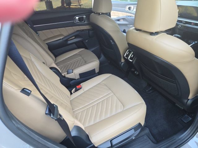 Used 2024 Kia Sorento SX Prestige w/ Olive Brown Leather Package AWD/4WD image 18