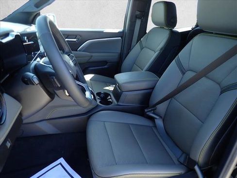 New 2026 Chevrolet Colorado ZR2 w/ Midnight Edition AWD/4WD image 10