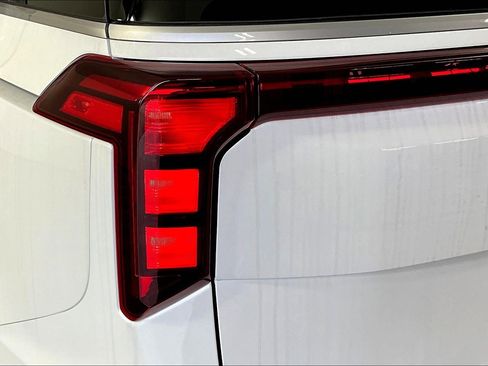 New 2026 Kia Carnival LXS FWD image 14