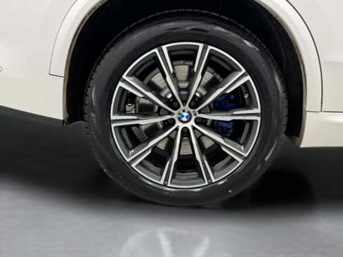 Used 2022 BMW X5 M50i image 8