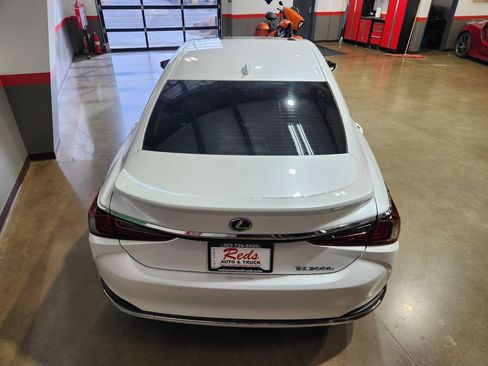 Used 2023 Lexus ES 300h image 40