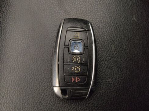 Used 2017 Lincoln MKC Premiere FWD image 32