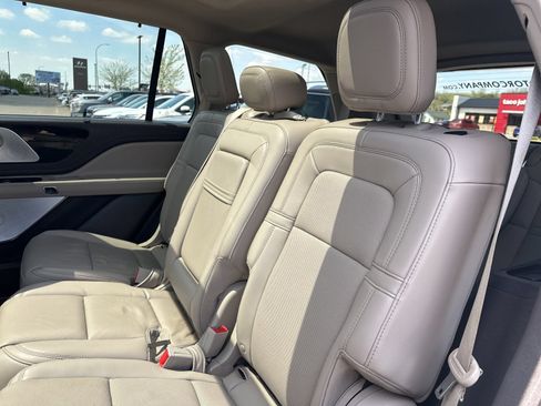 Used 2023 Lincoln Aviator Reserve w/ Equipment Group 201A AWD/4WD image 27