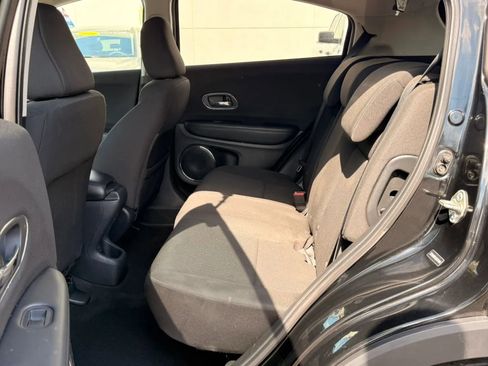 Used 2018 Honda HR-V EX image 13