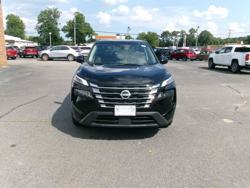 Used 2025 Nissan Rogue SV AWD/4WD image 3
